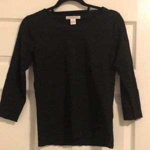 Super comfortable black 3/4in shirt.